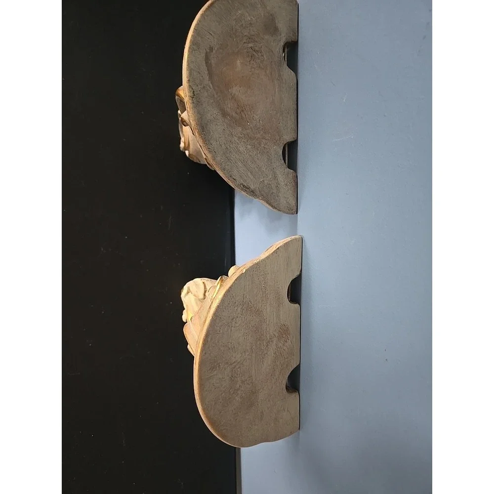 Italian Rococo Style Carved Giltwood Wall Bracket Wall Corbel Wall Shelf Pair